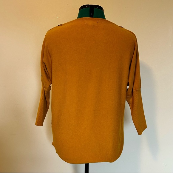 Cable & Gauge Mustard Yellow Button Shoulder Sweater XL Lightweight Knit Top - Picture 4 of 7